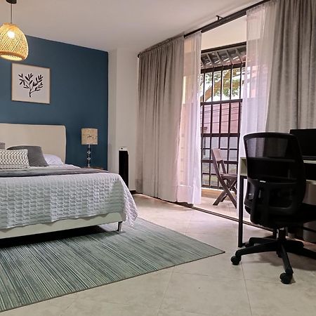 Acogedor Apartaestudio Ubicado En Laureles Apartment Medellin Ngoại thất bức ảnh